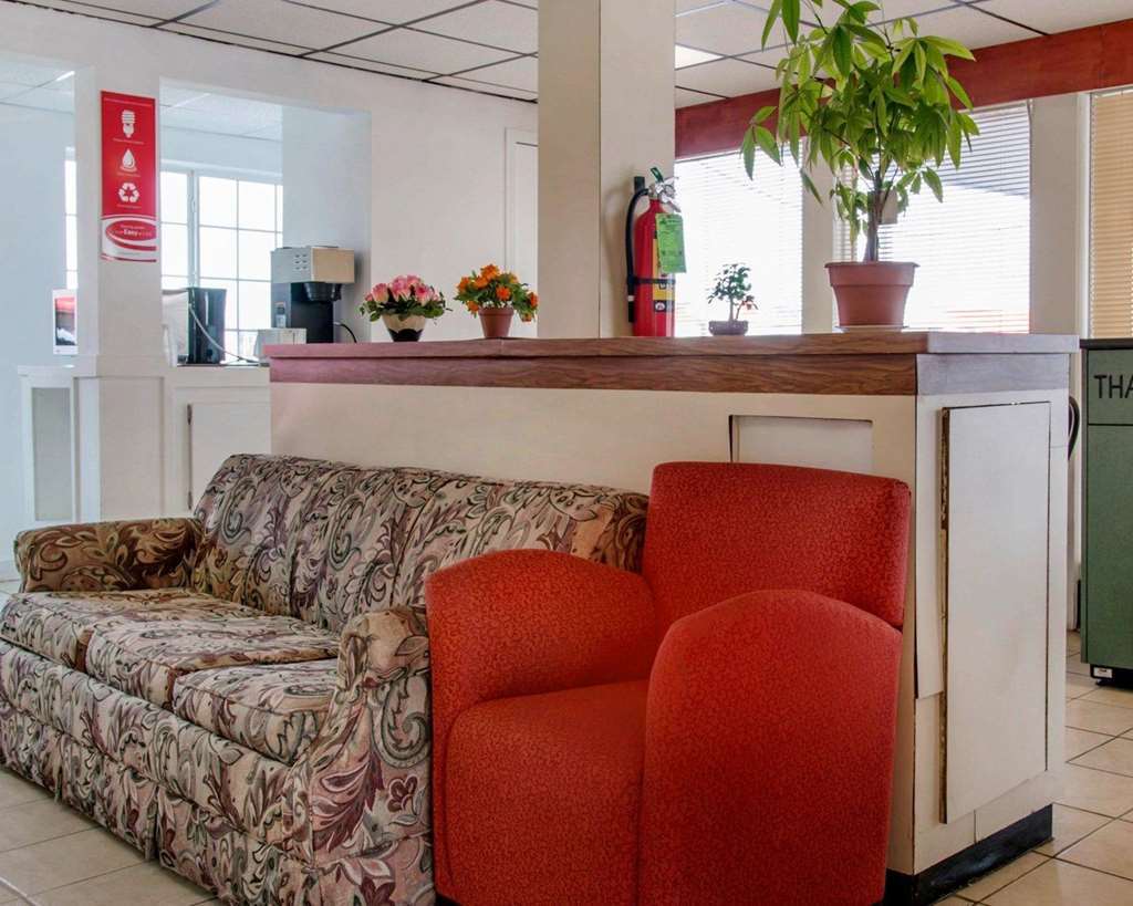 Econo Lodge Battle Creek Interior photo